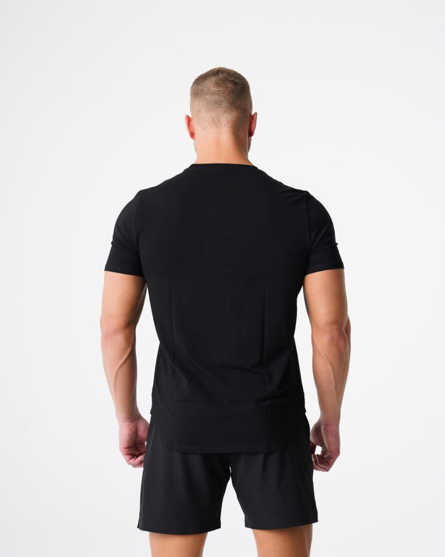 Black Men's NVGTN Pulse Fitted T Shirts Dubai | CmgzWkYB