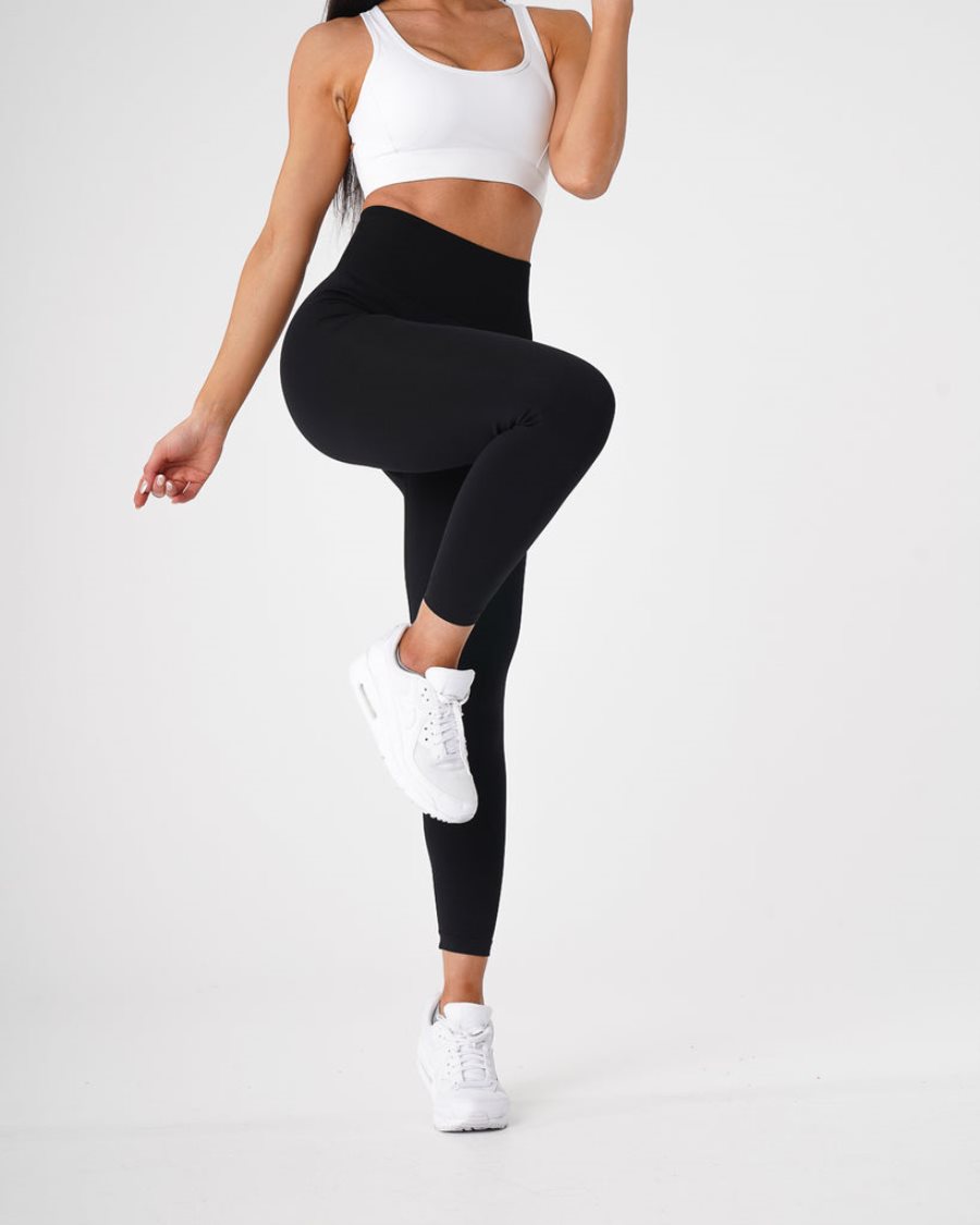 Black Women's NVGTN Solid Seamless Leggings Dubai | pIBqg38N