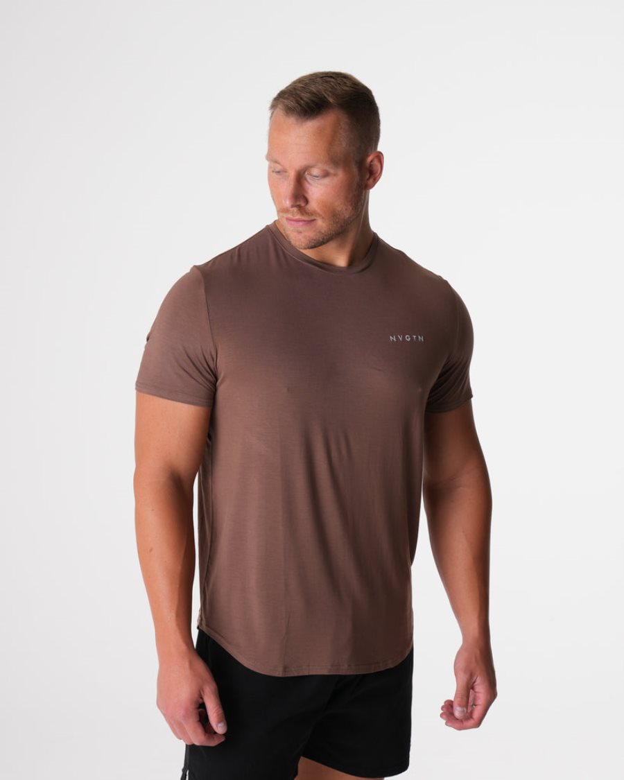 Brown Men's NVGTN Tech Fitted T Shirts Dubai | QAtQQXh5