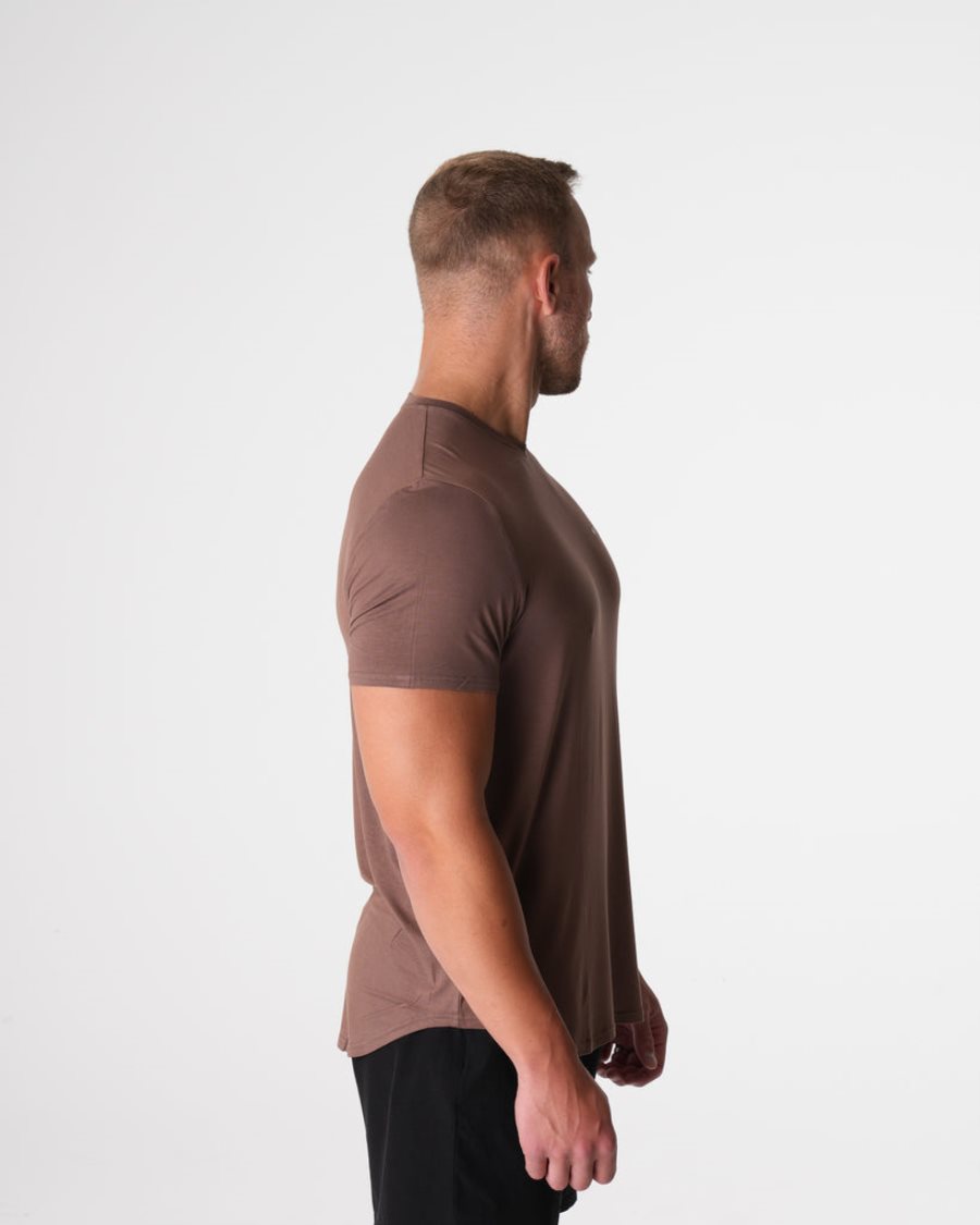 Brown Men's NVGTN Tech Fitted T Shirts Dubai | QAtQQXh5