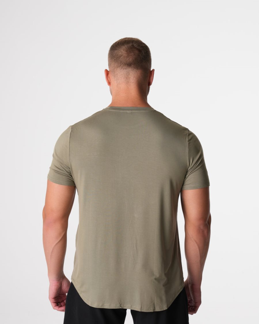 Green Men's NVGTN Tech Fitted T Shirts Dubai | bjiwooIM