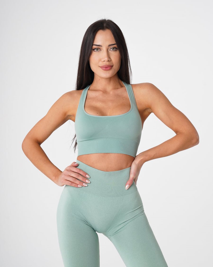 Green Women's NVGTN Ignite Seamless Sports Bra Dubai | vxLq7cHC