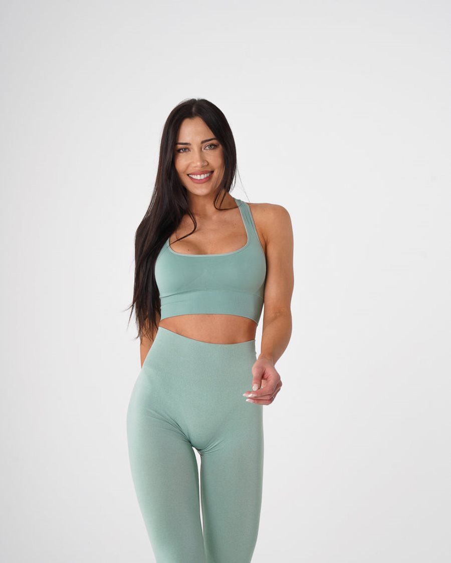 Green Women's NVGTN Ignite Seamless Sports Bra Dubai | vxLq7cHC