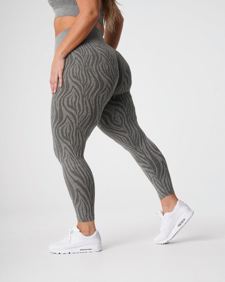 Khaki Green Women's NVGTN Zebra Seamless Leggings Dubai | Hs0qYfpE