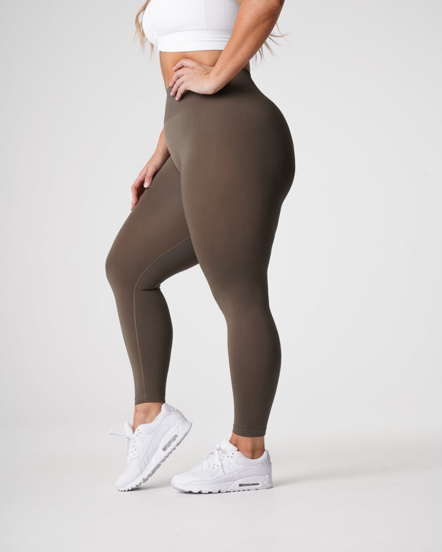 Olive Women's NVGTN Solid Seamless Leggings Dubai | waJJljPA