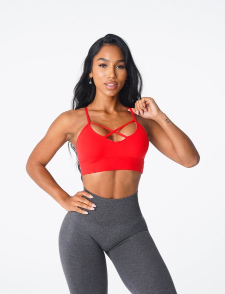 Red Women's NVGTN Oasis Sports Bra Dubai | LyivAIlR